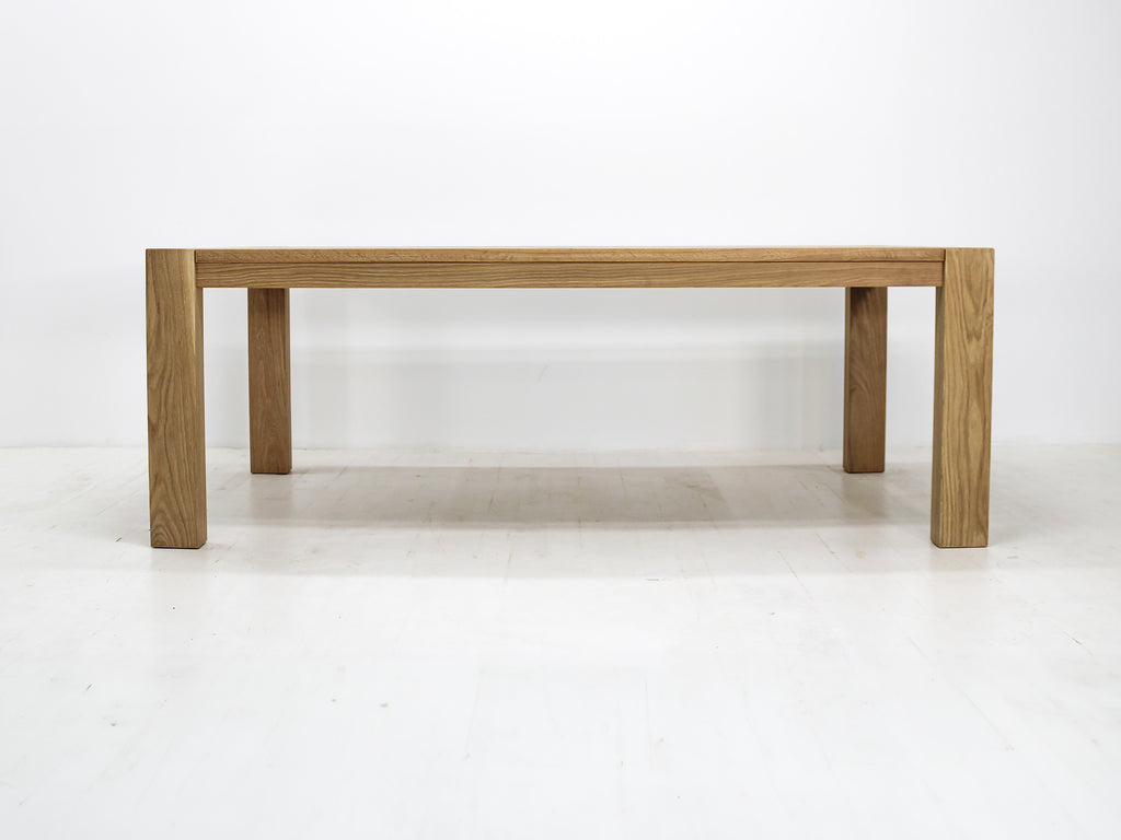 Seawashed White Oak table top – soft, matte finish with subtle wood grain