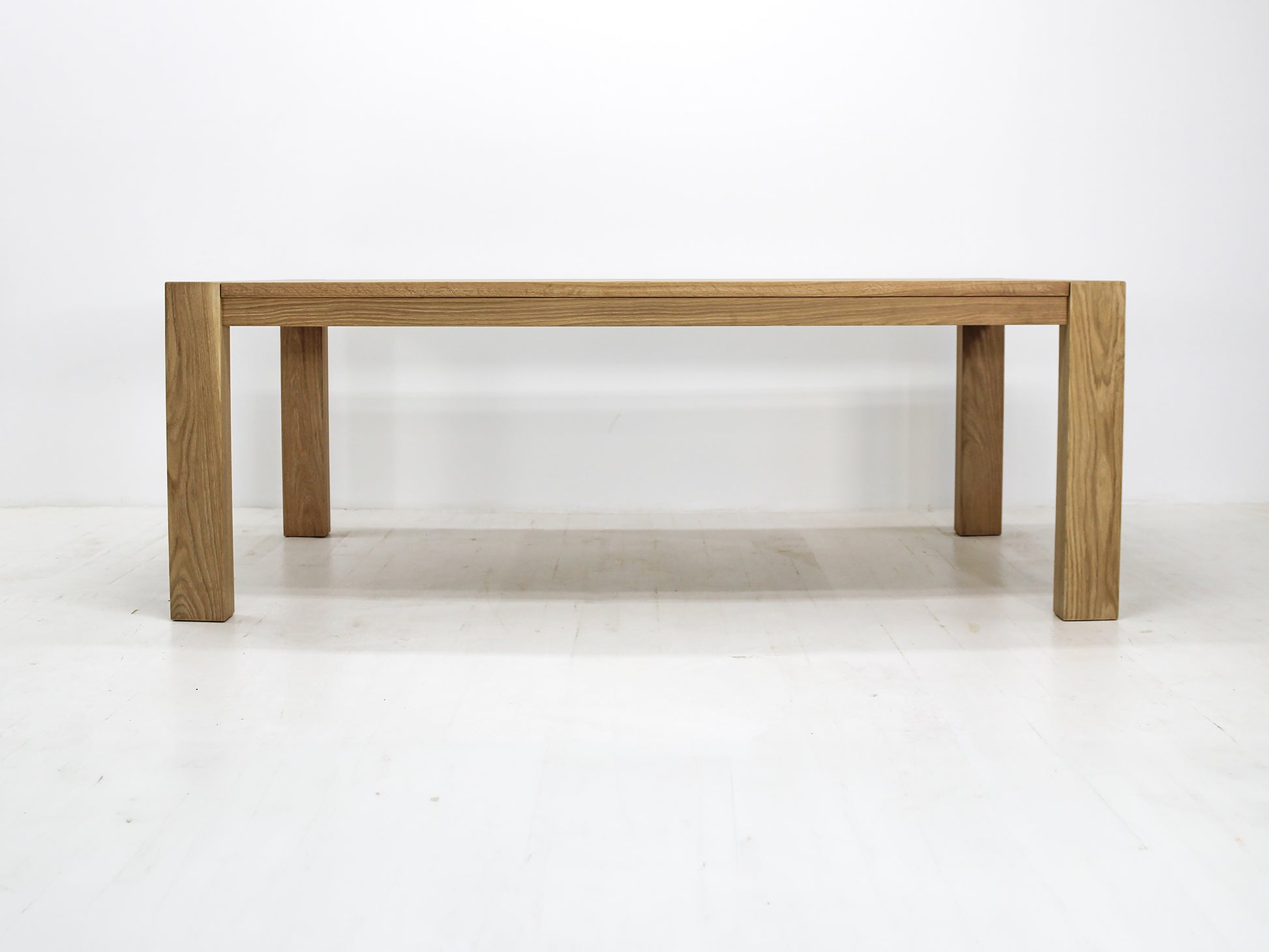 Seawashed White Oak table top – soft, matte finish with subtle wood grain