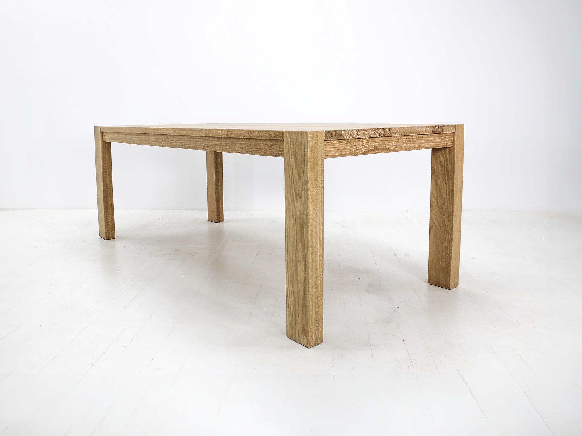 Seawashed White Oak table top – soft, matte finish with subtle wood grain