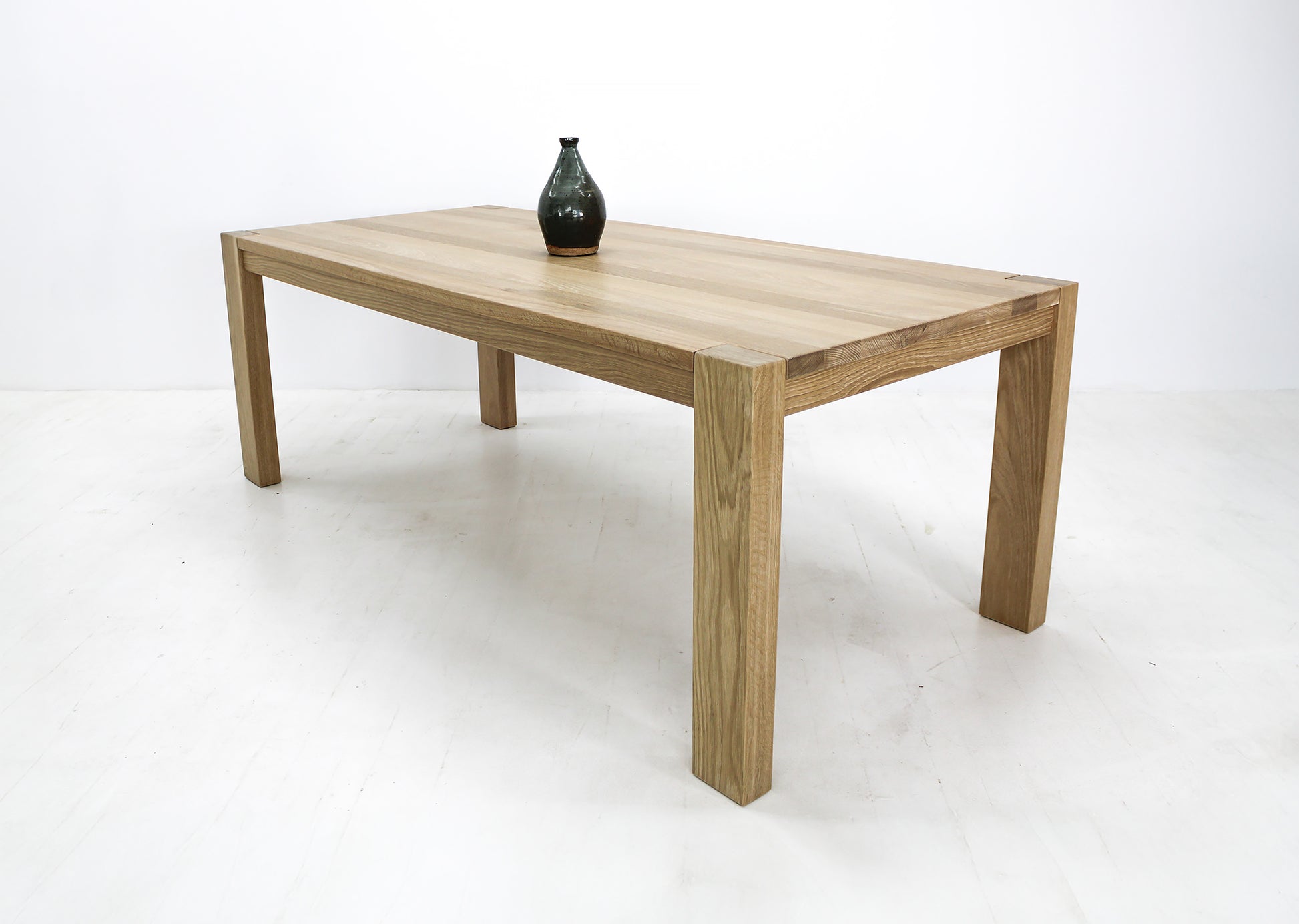 Seawashed White Oak table top – soft, matte finish with subtle wood grain
