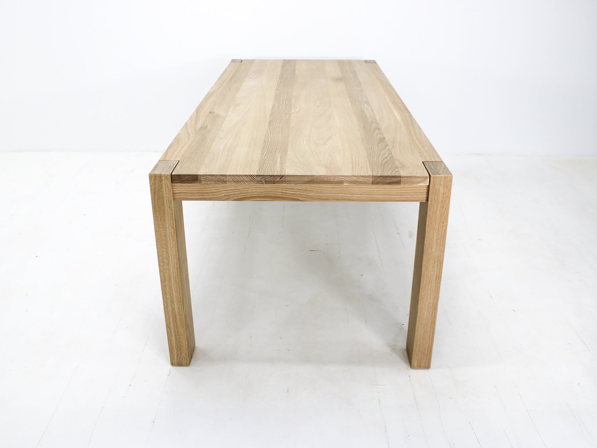 Seawashed White Oak table top – soft, matte finish with subtle wood grain