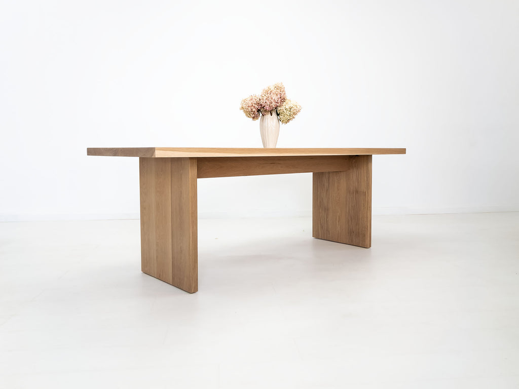 LILY Deluxe Dining Table in white oak – 2 inch thick top