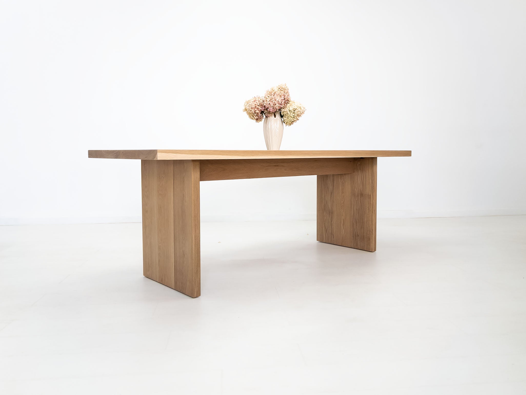 LILY Deluxe Dining Table in white oak – 2 inch thick top