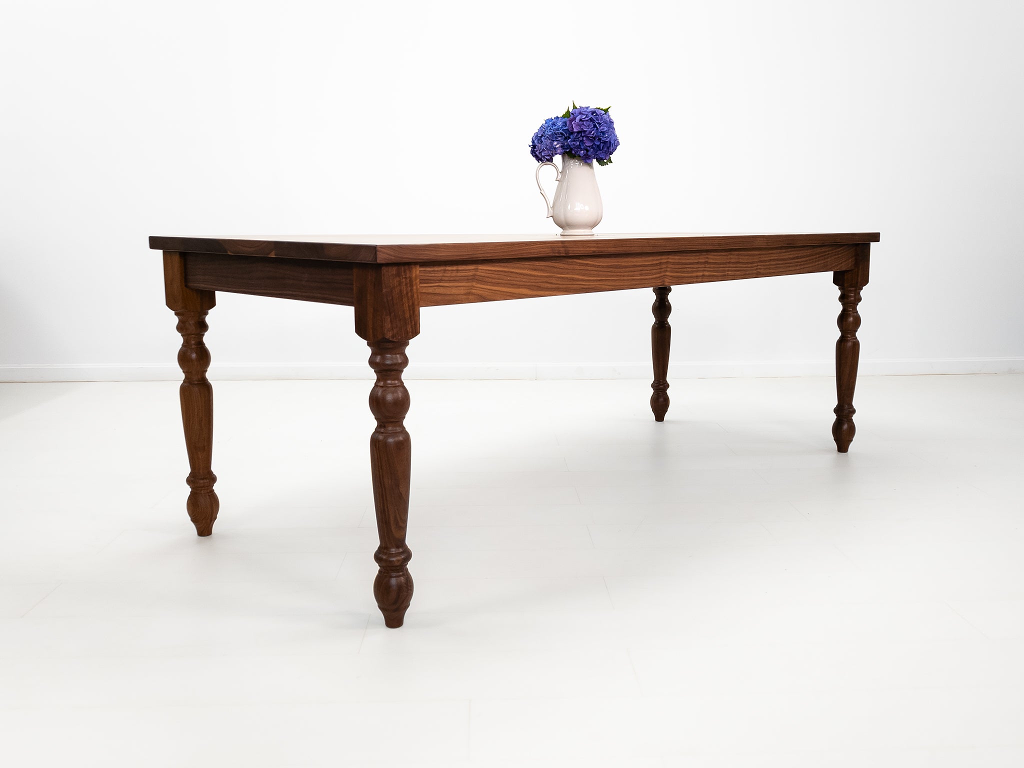 TESS Dining Table