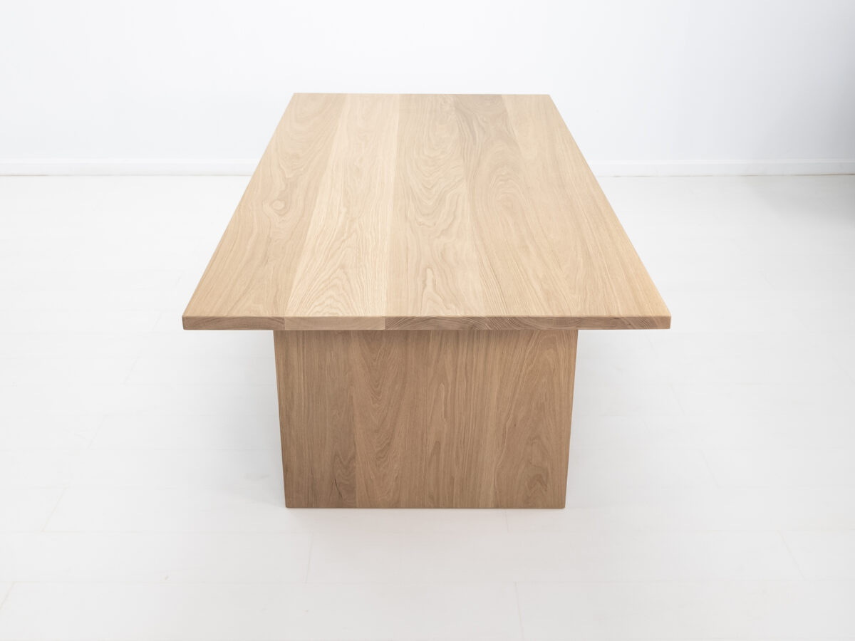 Modern farmhouse LILY dining table with adjustable leg placement