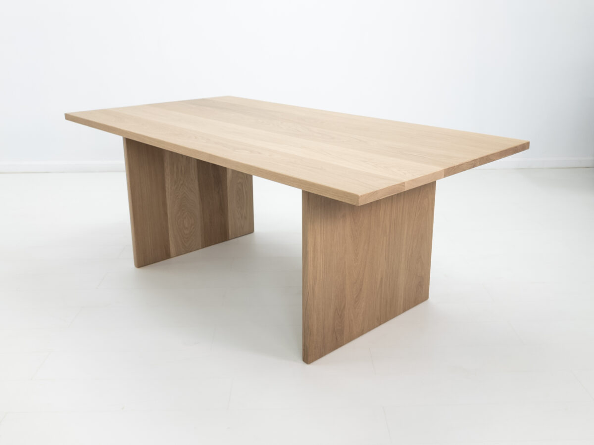 Modern farmhouse LILY dining table with adjustable leg placement
